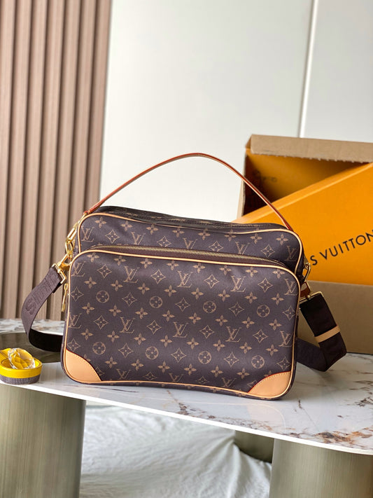 Louis Vuitton Nil Monogram Archive Bags
