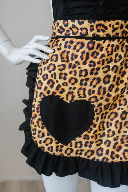 Vintage darling in leopard